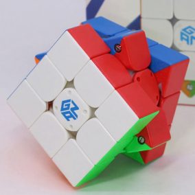 Gan i3 V2 smart cube